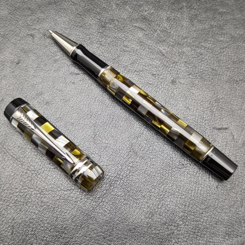 英国製 パーカー(PARKER) デュオフォールド ローラーボールペン グリーンチェック 箱入り